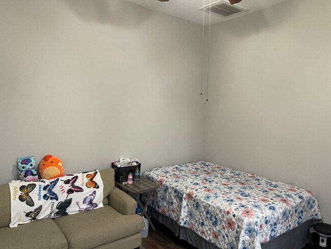 Photo - 42 Cassandra Ln Unit B