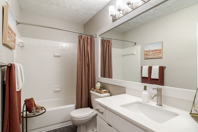 Newly Renovated Full Bathroom