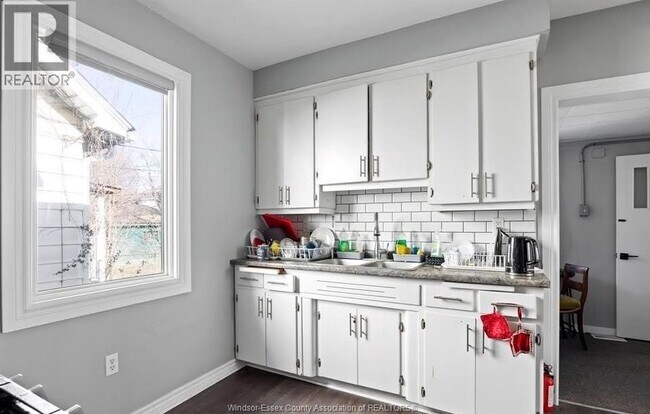 Photo - 374 Rankin Ave