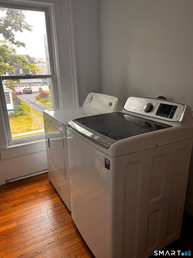 172 Beacon St Unit 2nd floor