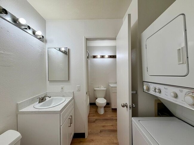 Photo - Ewa Beach - Palm Villas II: 2 Bed 1-1/2 Bath Townhouse w/ 2 Parking