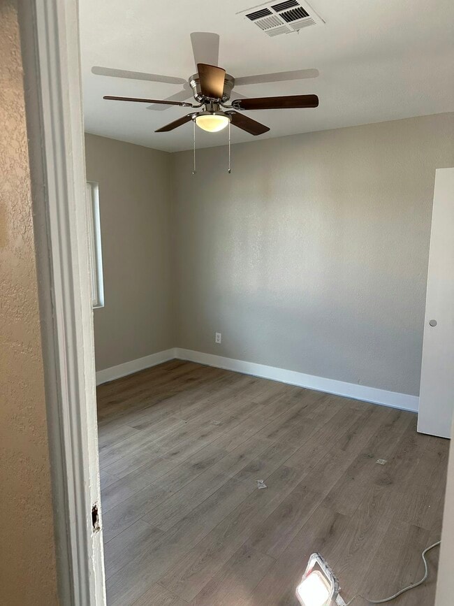 Building Photo - 3836 N 15th Ave Unit 7