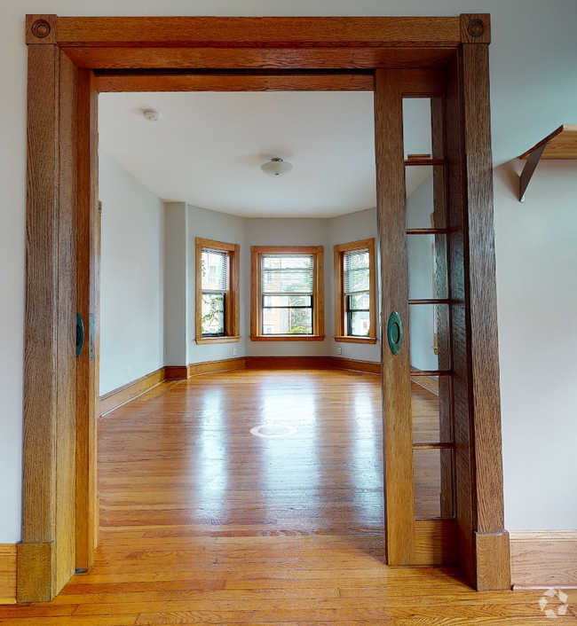 Building Photo - 900 Massachusetts Ave Unit 5 Rental