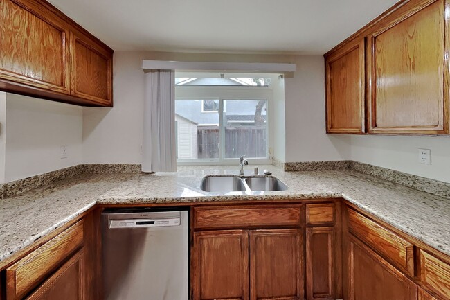 Photo - 2331 Sweetwater Dr