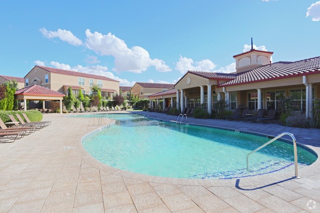 Piscina - Lifestyles on the Reserve Apartamentos
