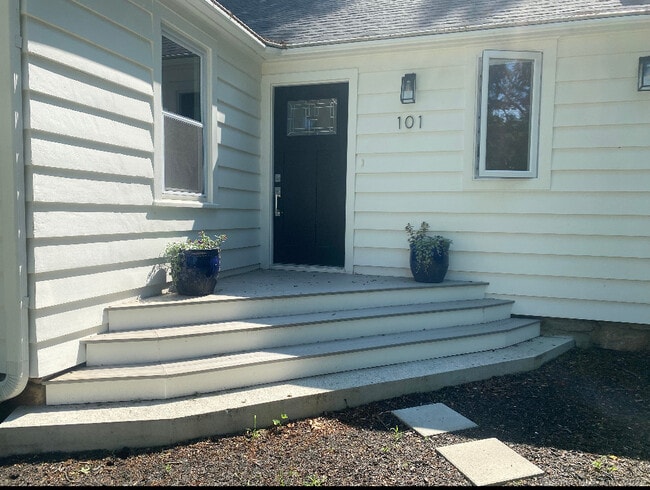 Photo - 101 Cow Hill Rd