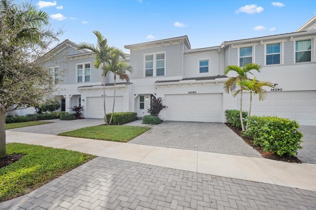 Photo - 16280 Oakview Dr