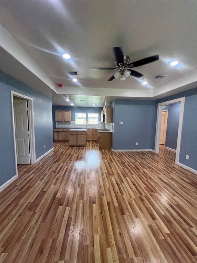 Photo - 7613 Lady St