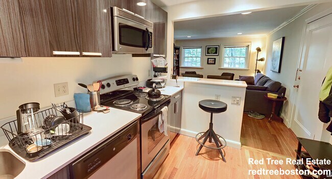 Building Photo - 67 Wyman St Unit 2 Rental