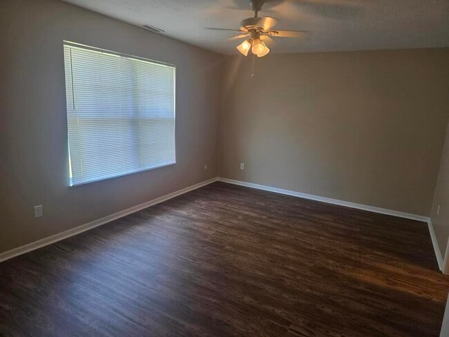 Photo - 146 Nancy Ln