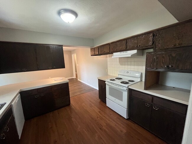 Photo - 2062 E Elm St