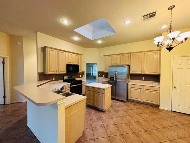 Photo - 8102 Lerwick Ln