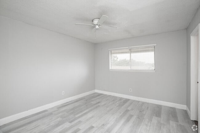 1BR, 1BA - 580SF - Bedroom