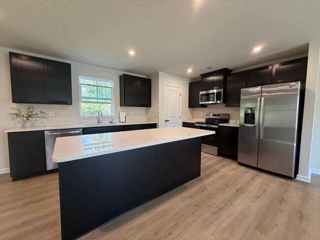 Photo - 289 Walsh Ln