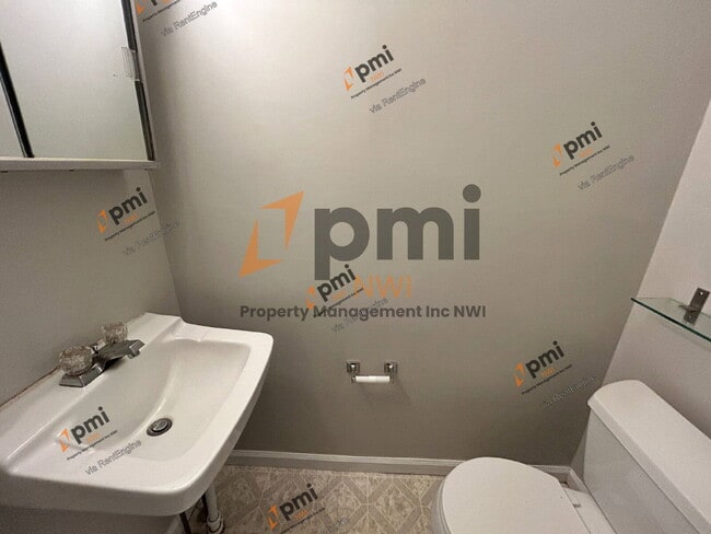 Photo - 703 Elm St Unidad C