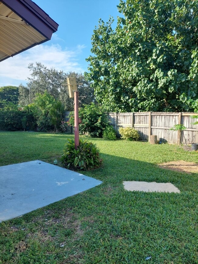 Photo - 1255 Westside Way