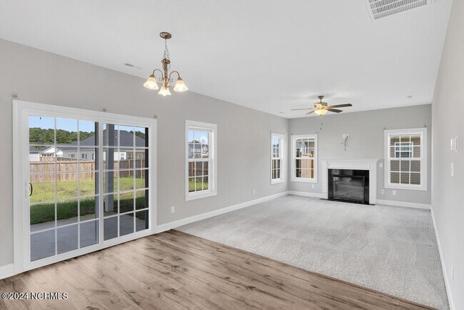 Photo - 268 Crossroads Store Dr