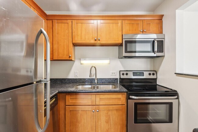 Photo - Georgian Court Apartments