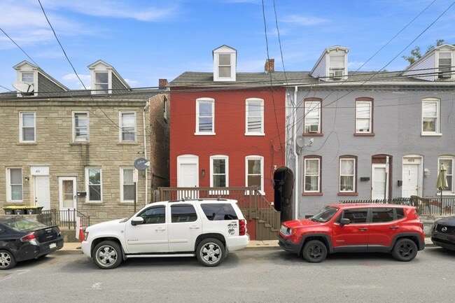 Photo - 405 Beaver St