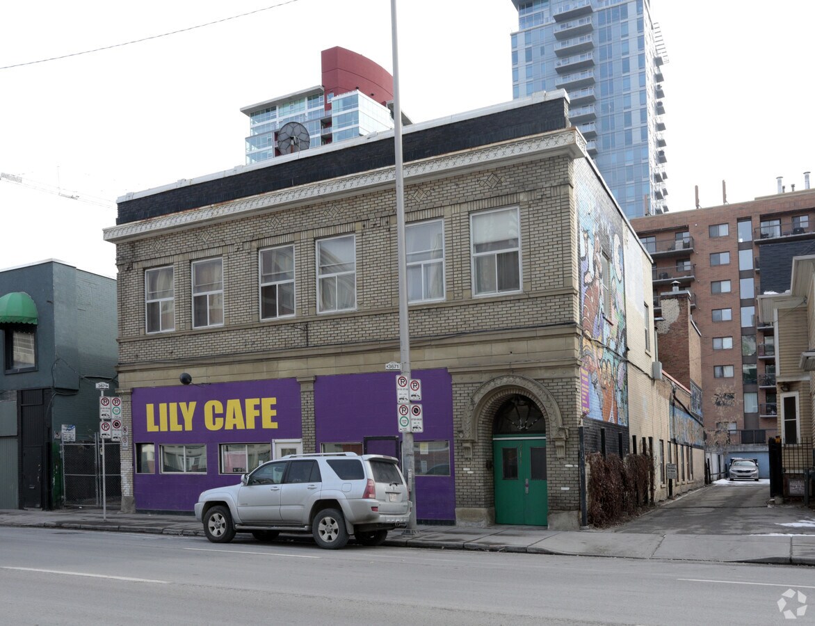 Photo - 211 12th Avenue SW