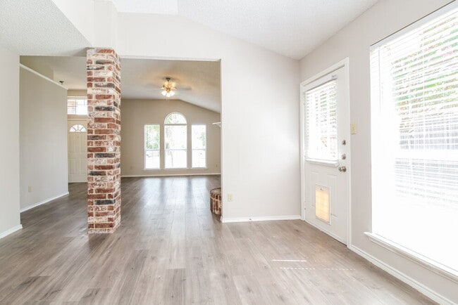 Photo - 7900 Flowertree Ct