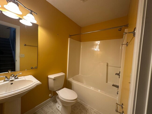 Photo - 1925 Buttonwood Ct