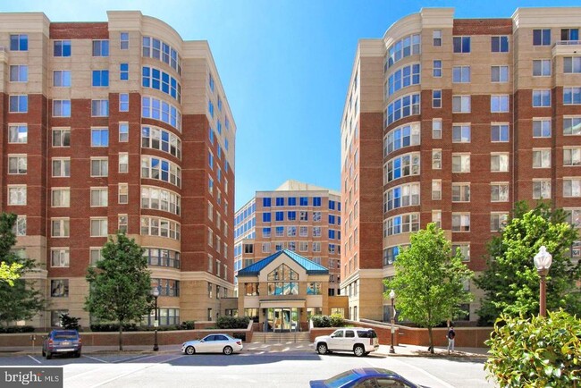 Building Photo - 3835 9th St N Unit 901E Rental