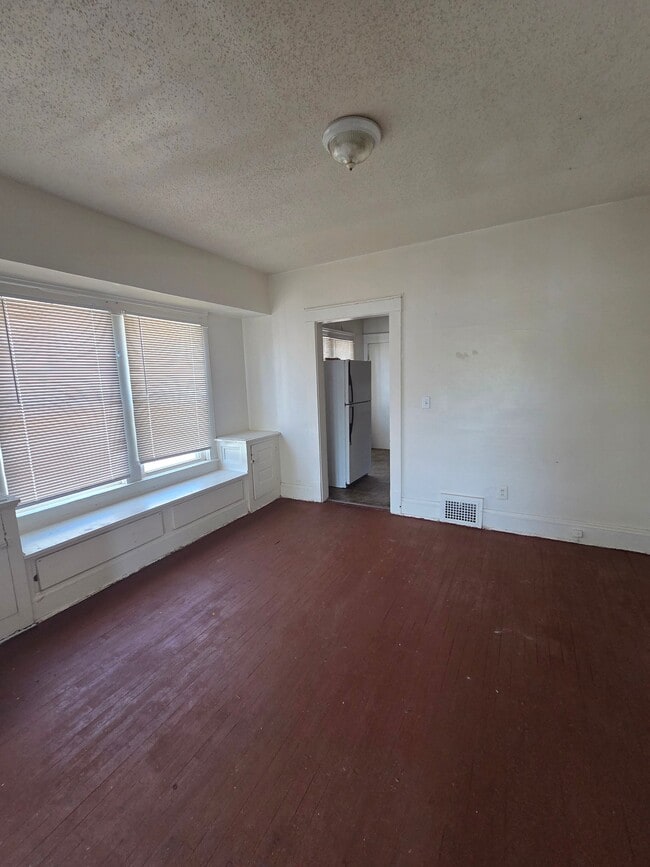 11807 Honeydale Ave Unit 2