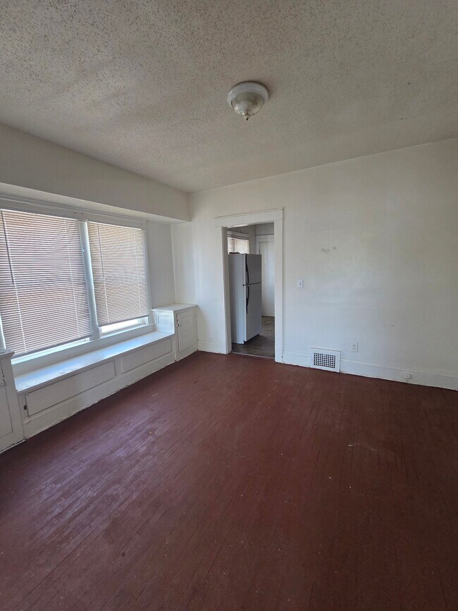 Photo - 11807 Honeydale Ave Unit 2