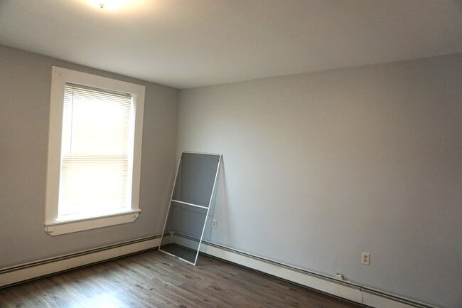 Photo - 8 N Delaware Dr