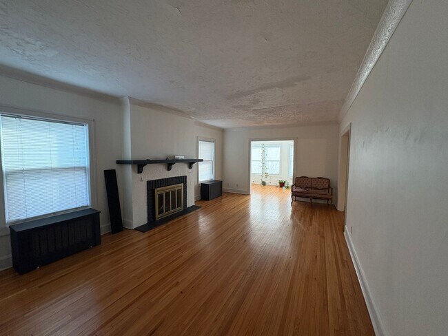 Photo - 1067 St Clair Ave Unit 1