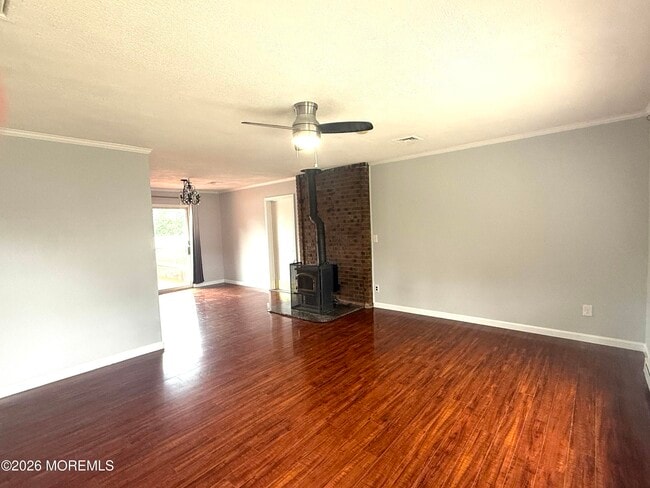 523 Northern Blvd