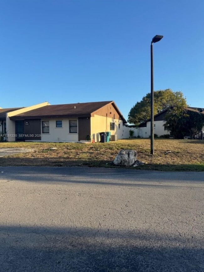 Photo - 4929 SW 139th Ct