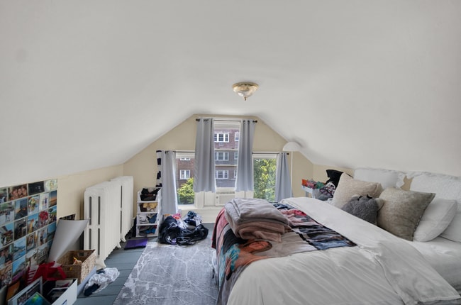 Photo - 807 Foster St Unidad House