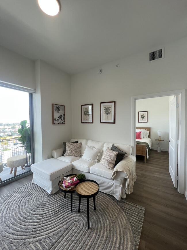 Building Photo - 1930 NW 28th St Unit A1 Rental