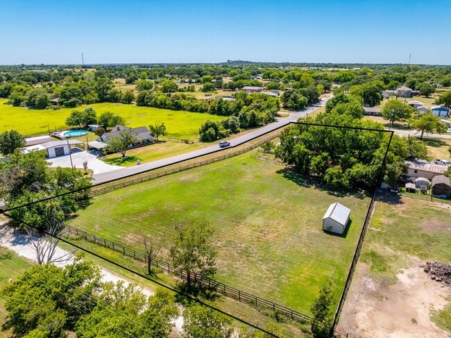 Photo - 800 Oak Ln Dr