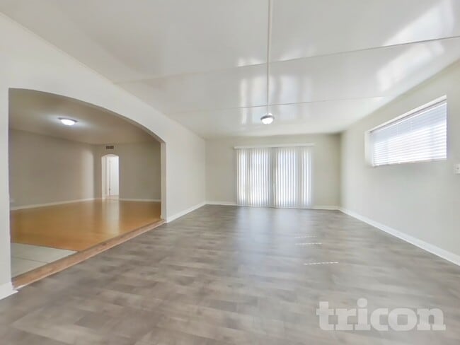 Photo - 3613 W Oakland St