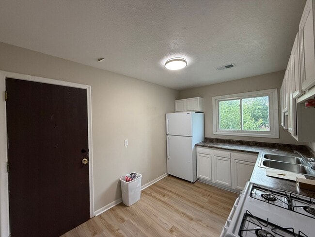 Photo - 2606 E Hennepin Ave Unit 5