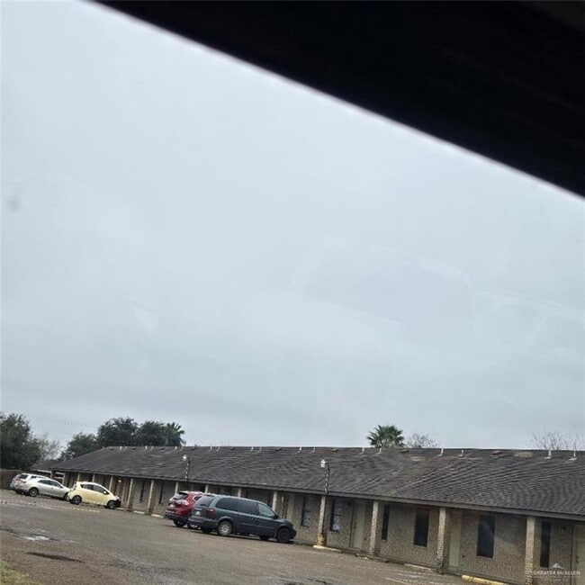 Building Photo - 14 N Alamo St Unit 20