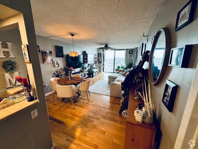 Building Photo - 236 N Derby Ave Unit 907 Rental