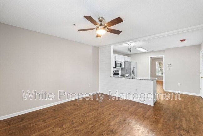 Photo - 106 Locomotive Ln Unit #108