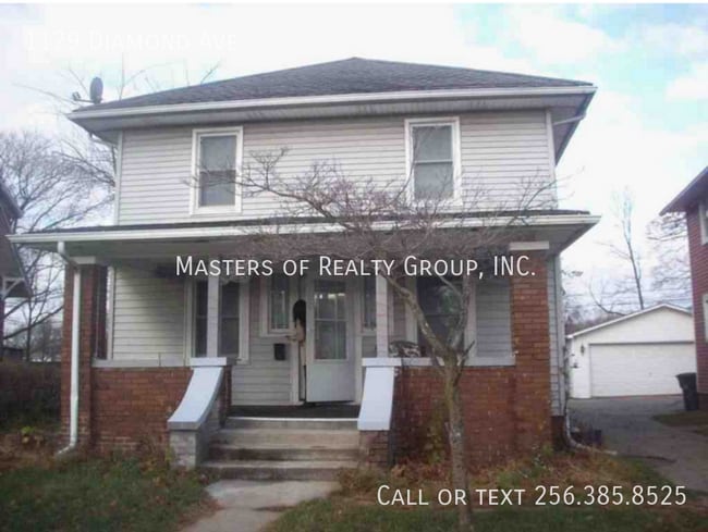Building Photo - 1129 Diamond Ave