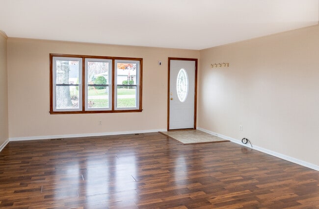 Photo - 138 Oak Ln