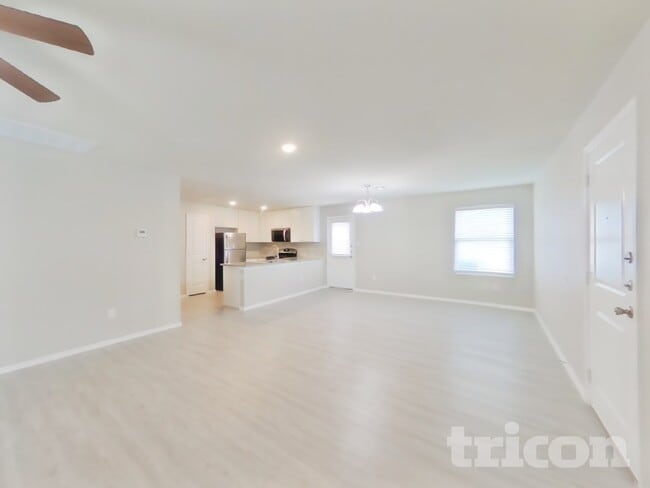 Photo - 7219 Lincoln Trce