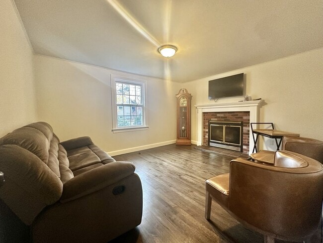 Photo - 25 Warren Ave