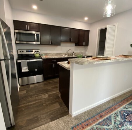 Renovated Brighton kitchen - Greenview Terrace Rental