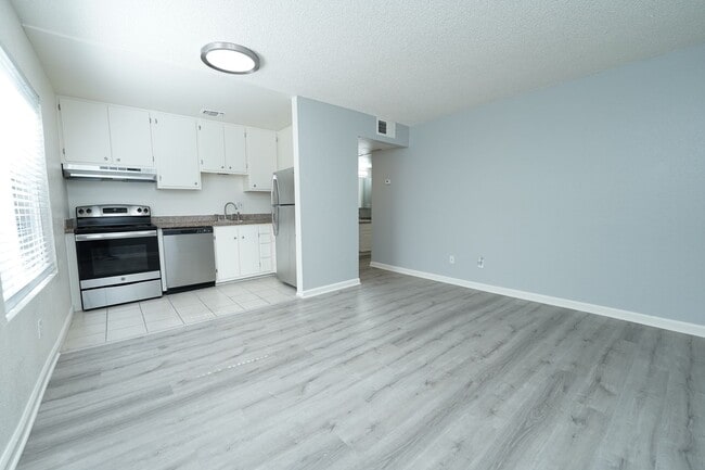 Photo - W St Apartments