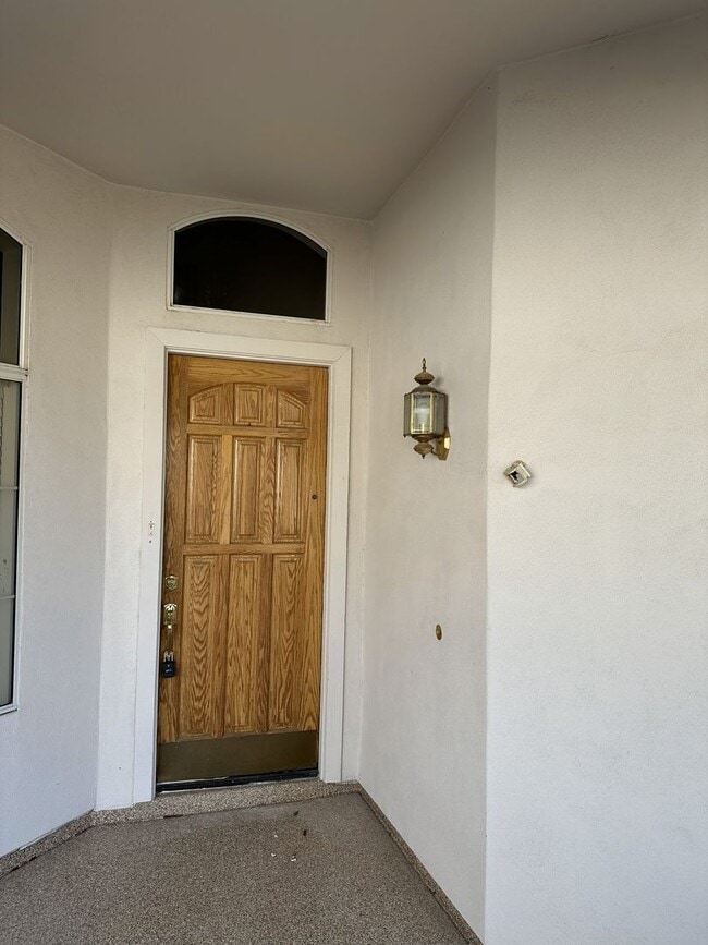 Photo - Gorgeous 4 bedroom Scottsdale home with POOL and 3 car garage