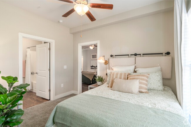 Bedroom - Yugo Charlotte College Downs