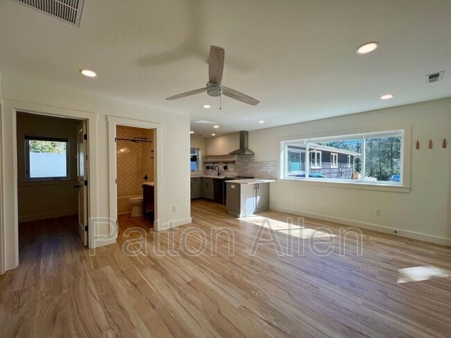 Photo - 106 Durham Pl